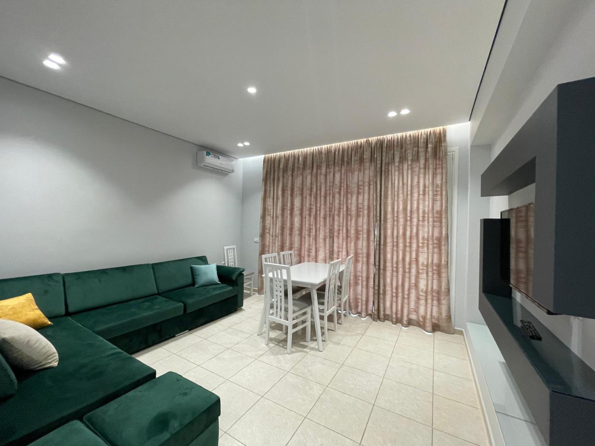 Emerald Inn Apartments Orikum Bagian luar foto